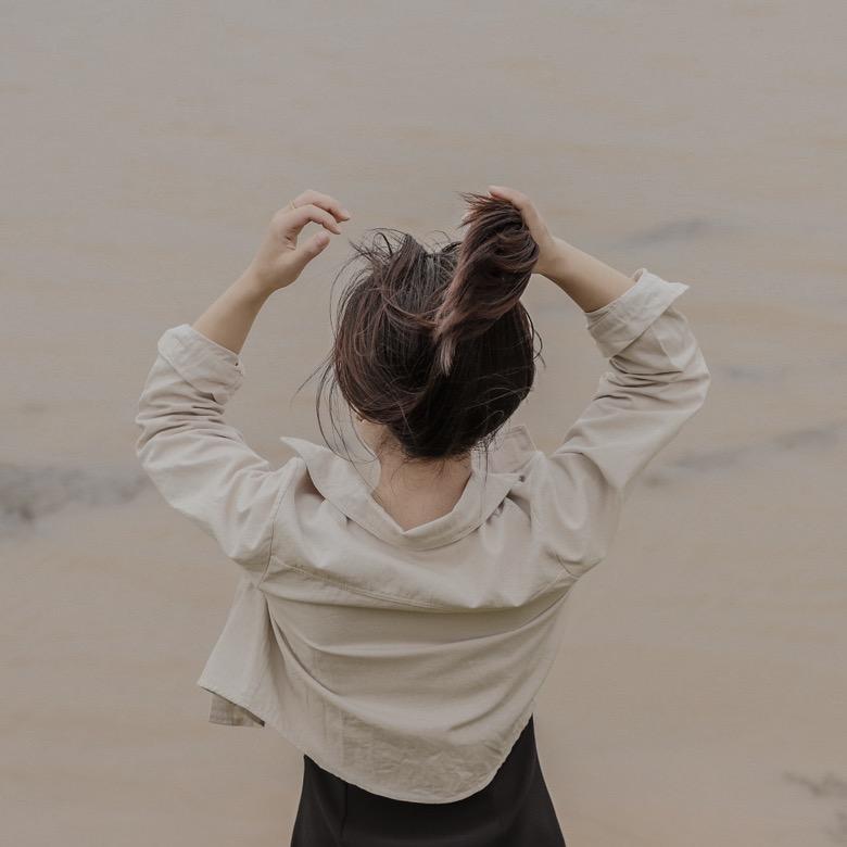 屈闹闹