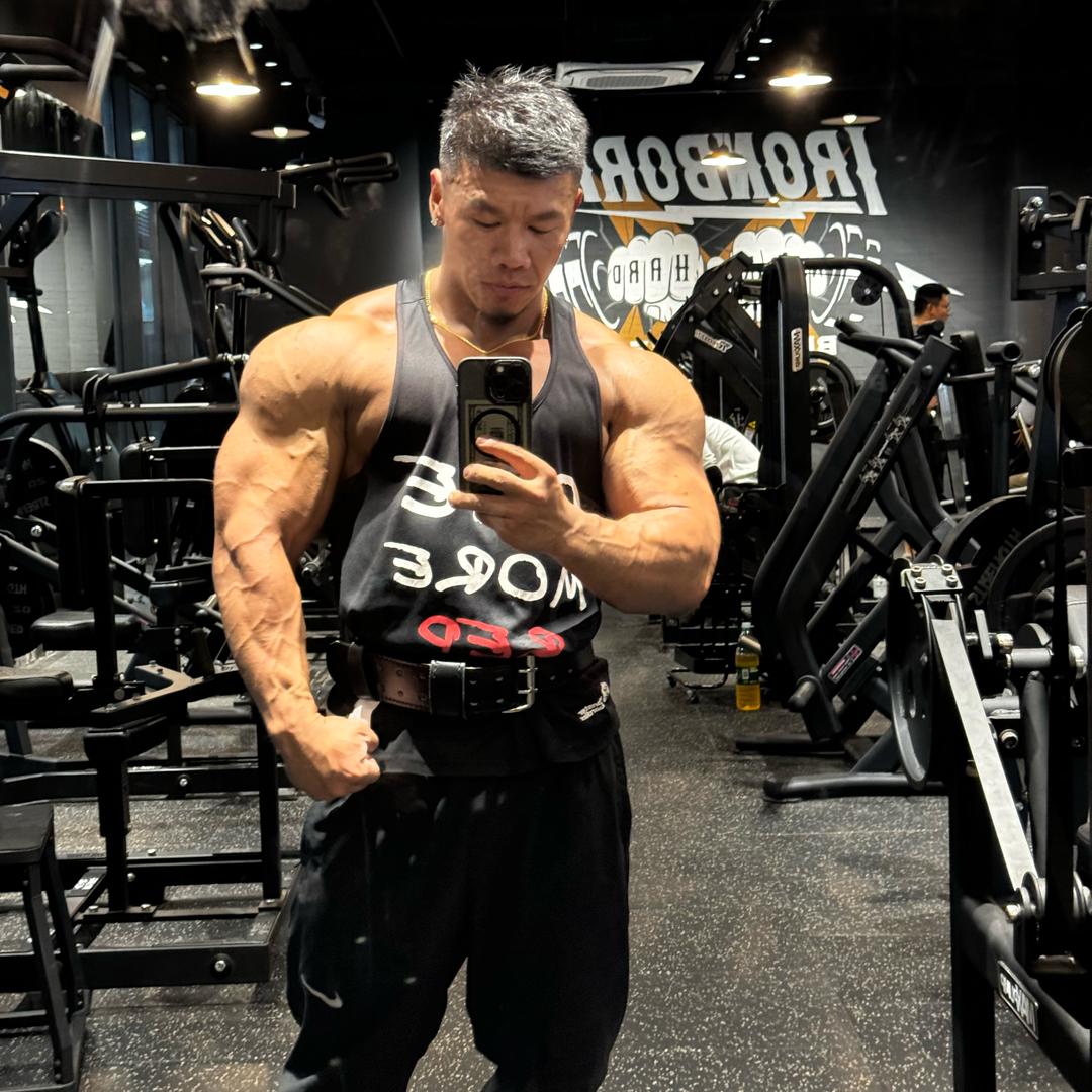 李铮 IFBB PRO JUDGE