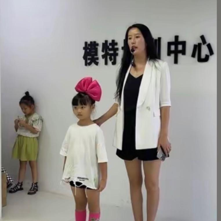 吴家山少儿模特培训-燕子老师