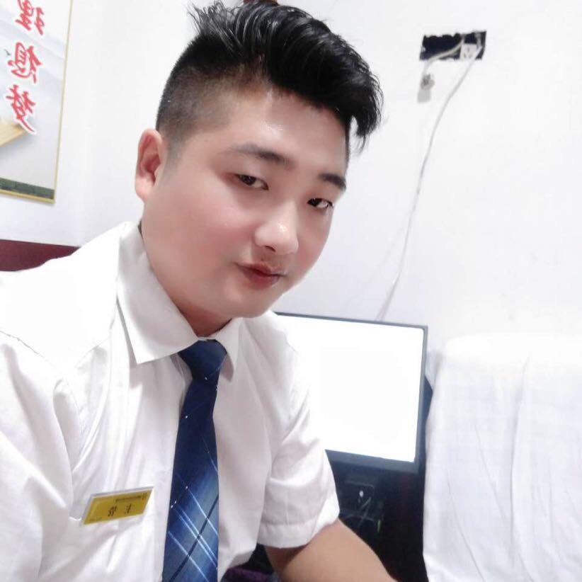 张淼焱