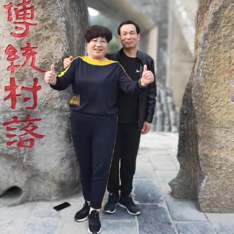富明张航姥姥