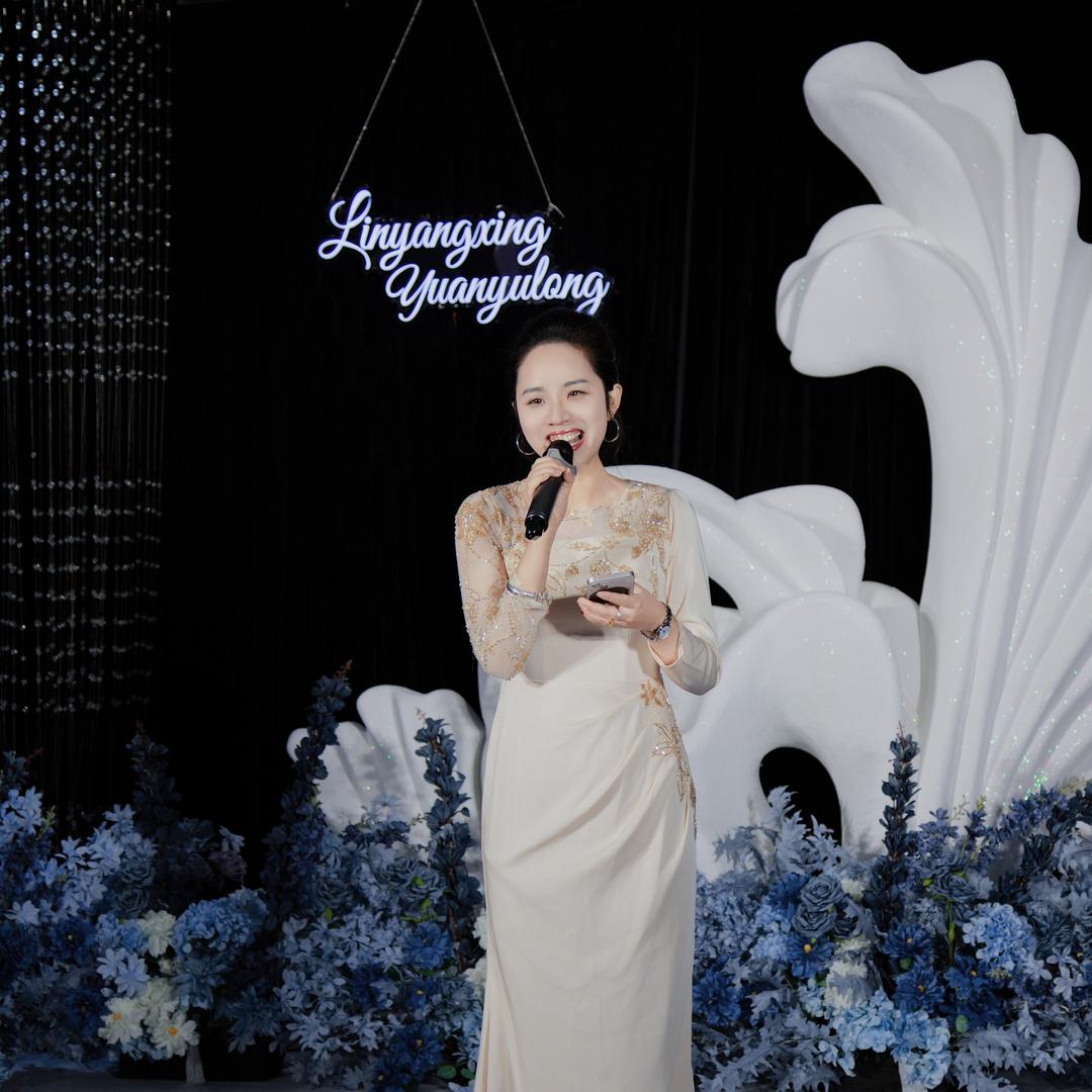 万能的雪儿