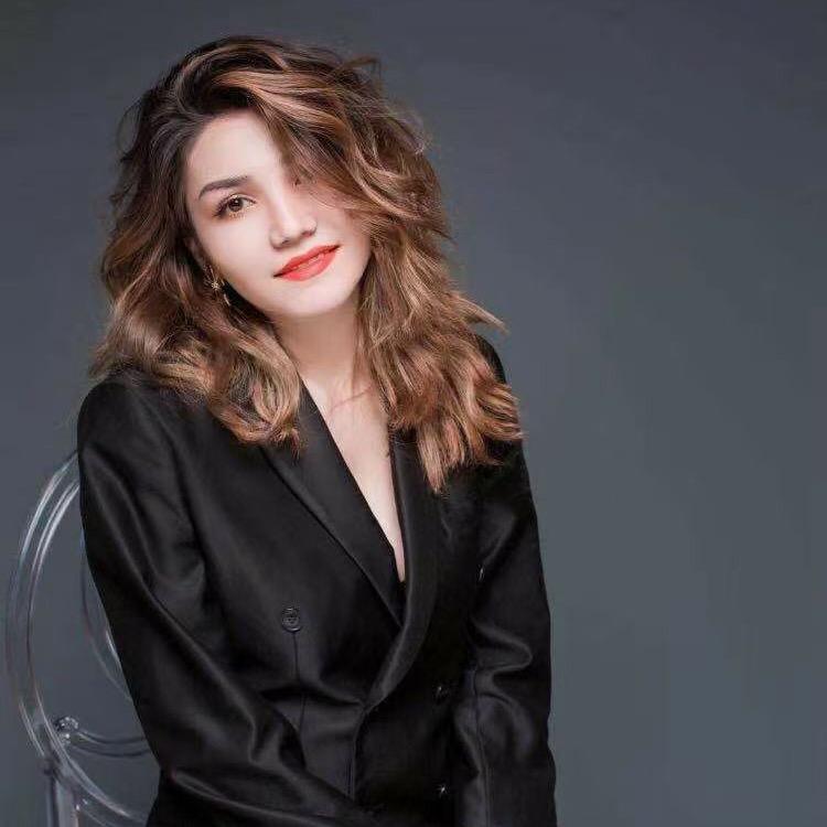 HR-hayri 爱唯娜美容中心 院长