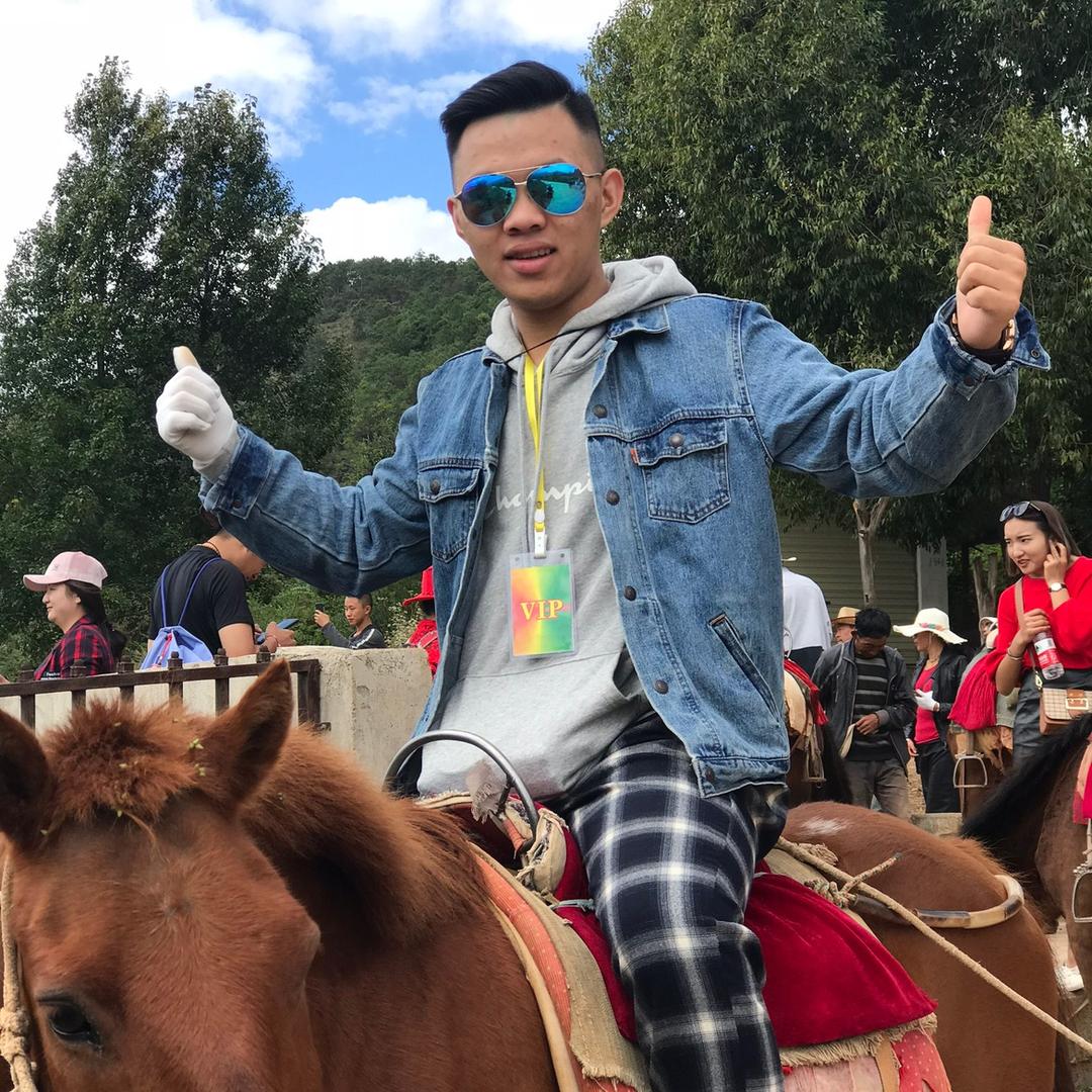 小黑同学🧑‍🎓