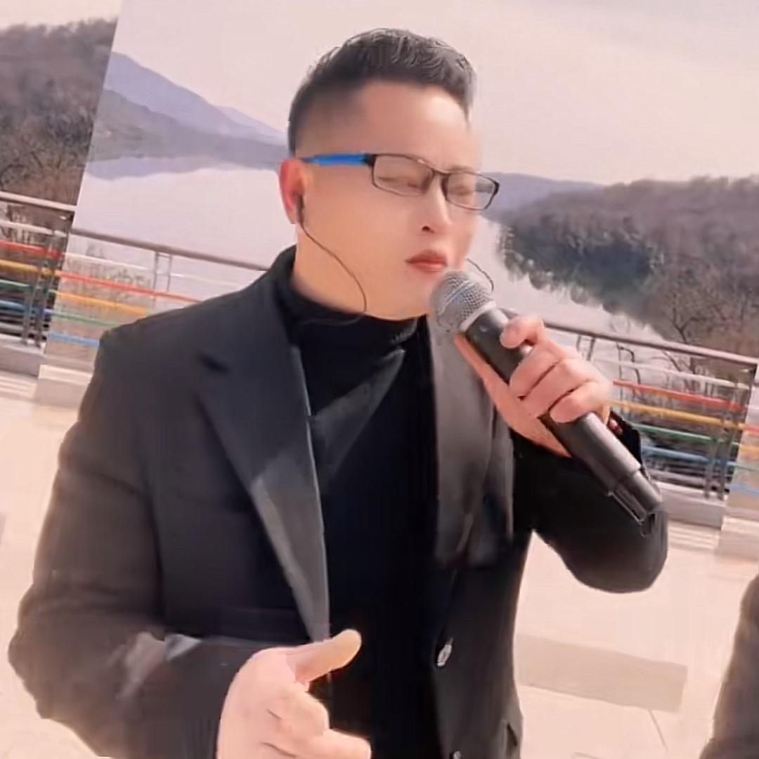 红城华仔✨