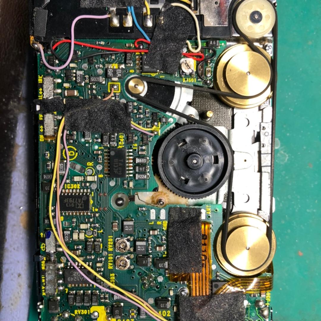 维修打理随身听,cd机,磁带机