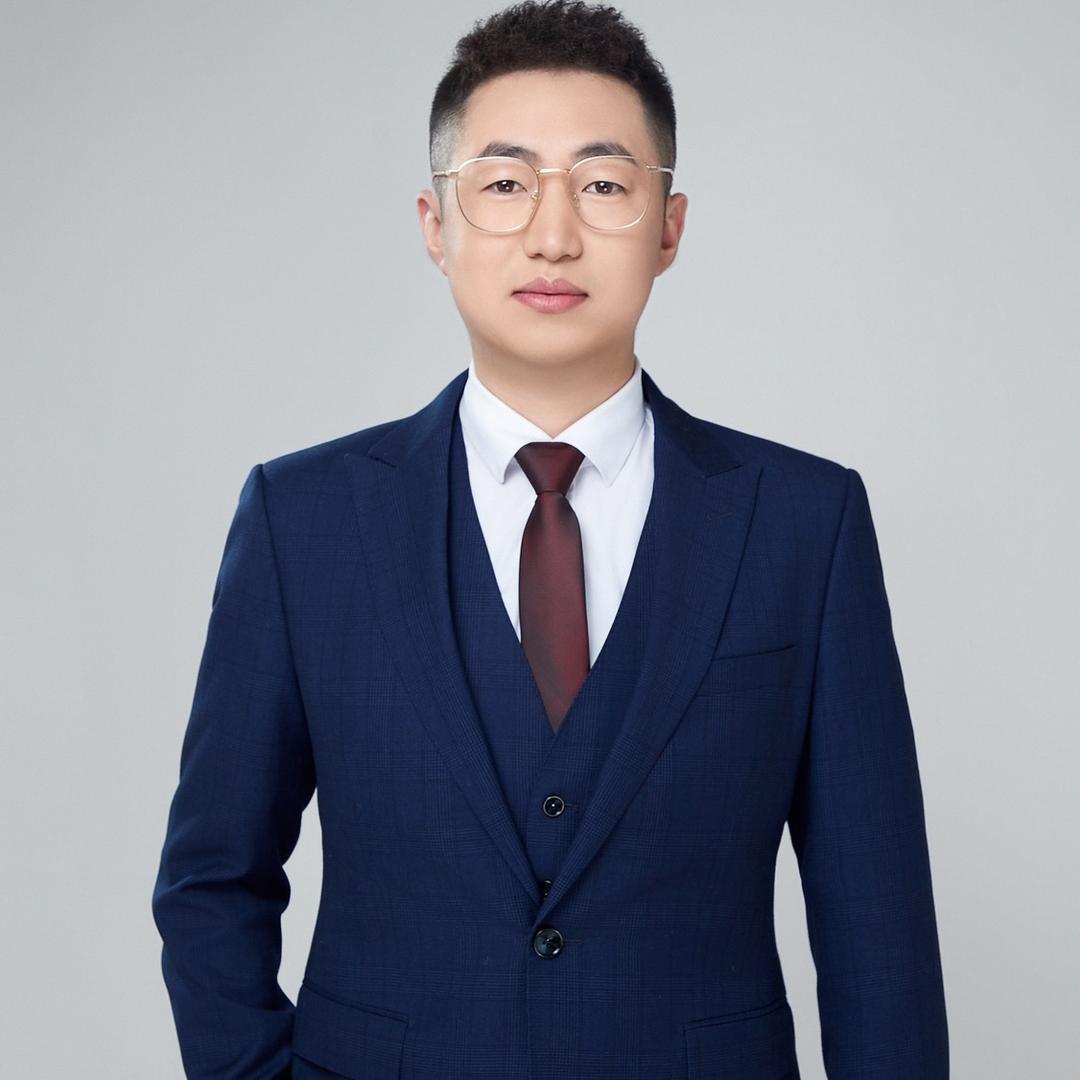 伊律
