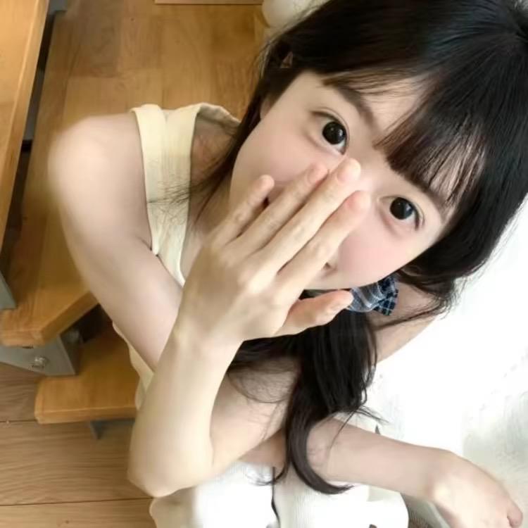 唐爽爽.