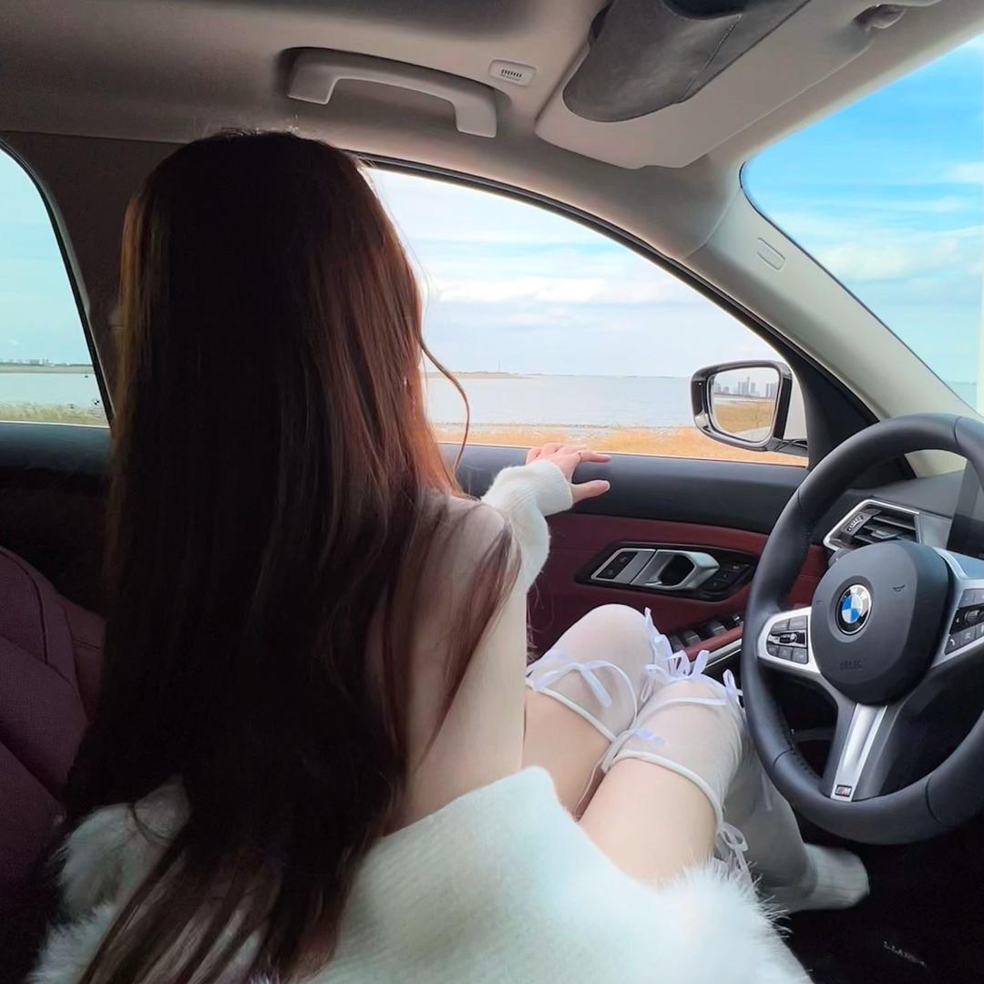 柳柳的宝马车库🚗