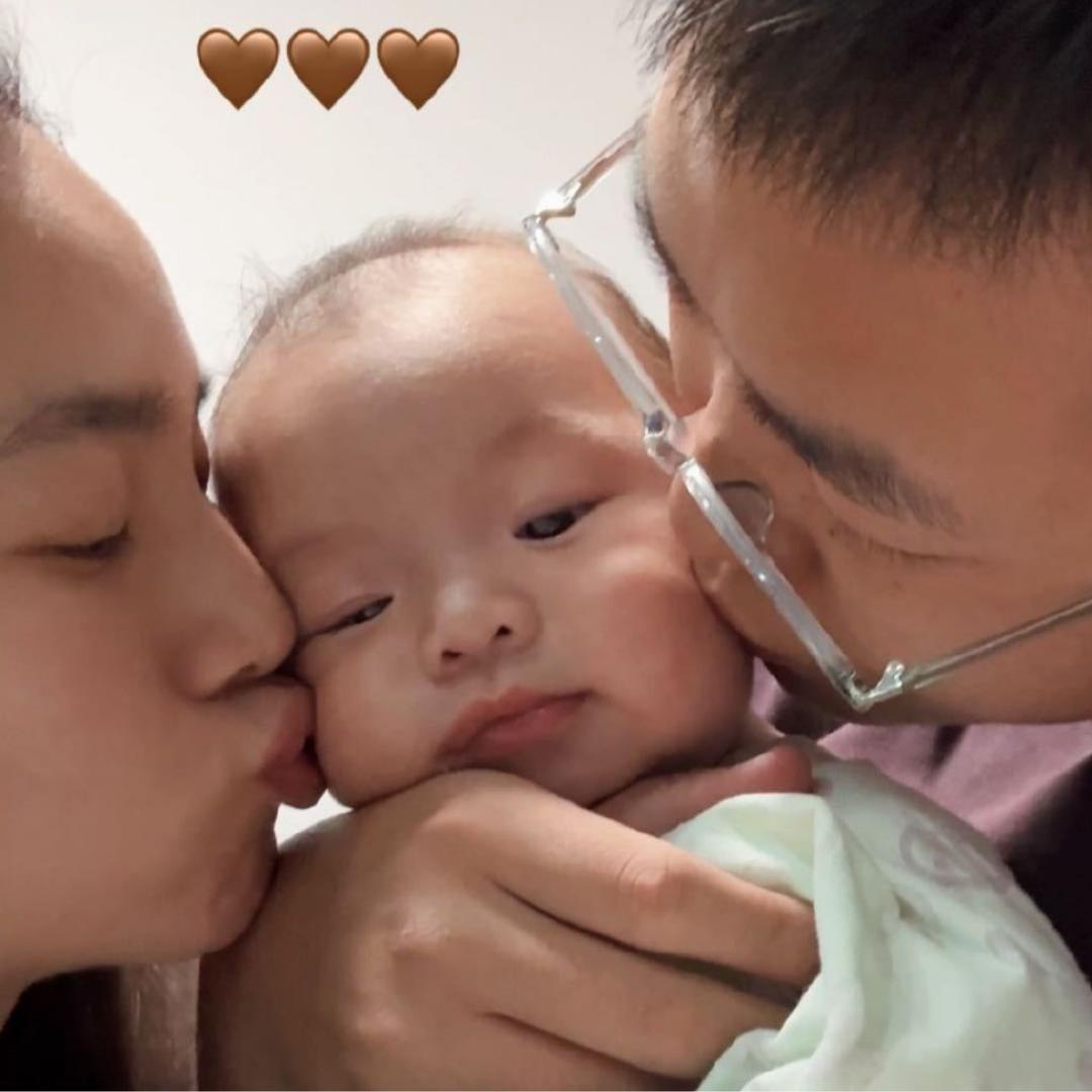 与刘小小一家同行