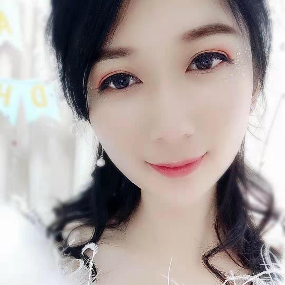 爱笑的丹妮儿