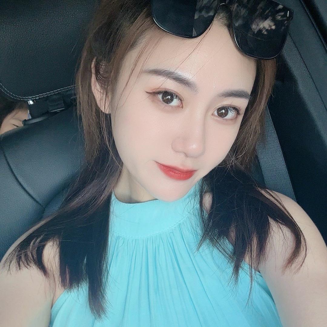 姗姗.