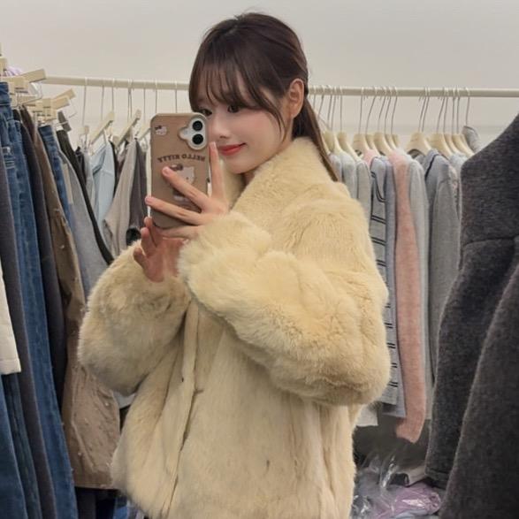 郑文雅精致服装小铺子