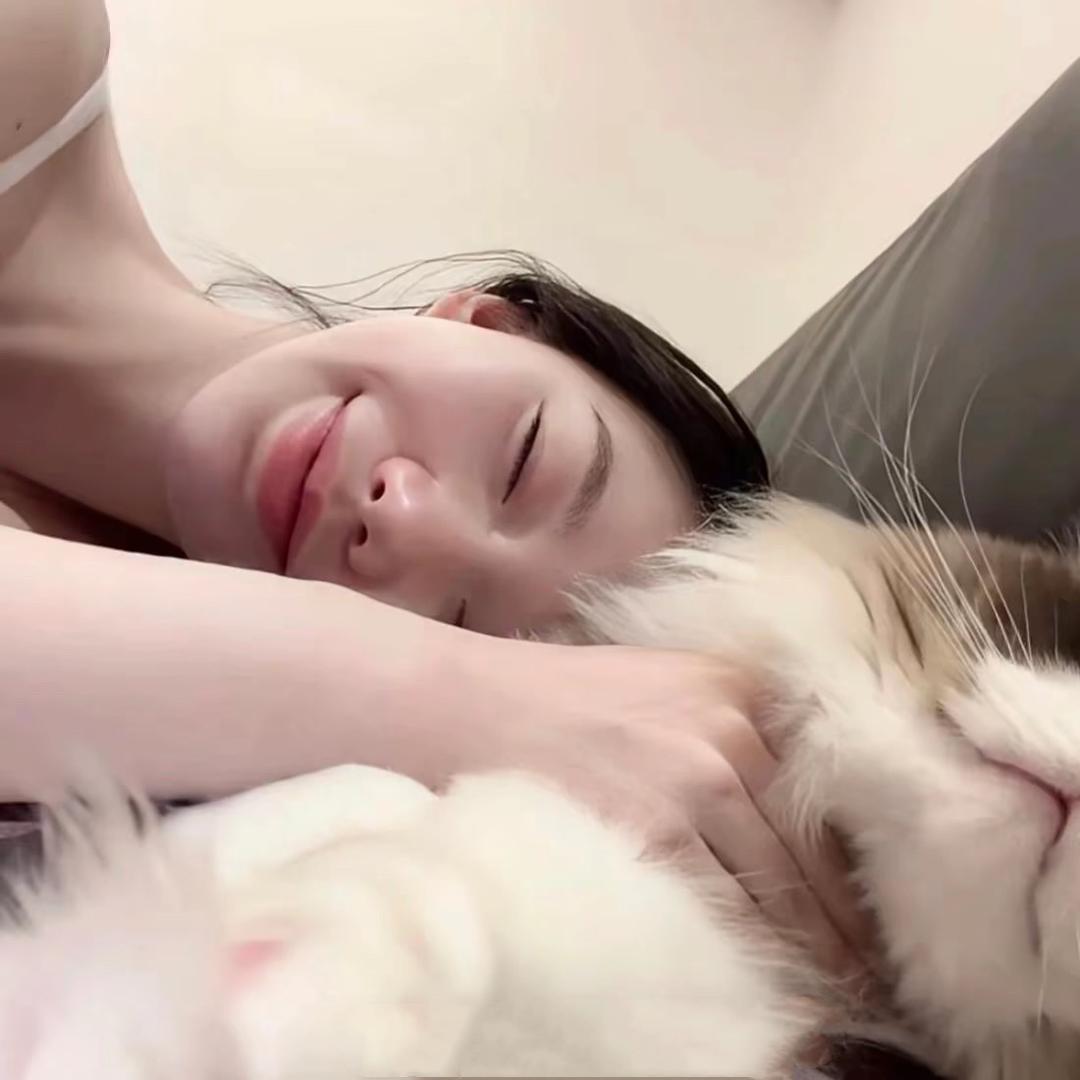 小懿.