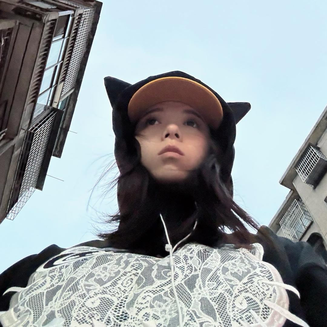 谢曼妮妮