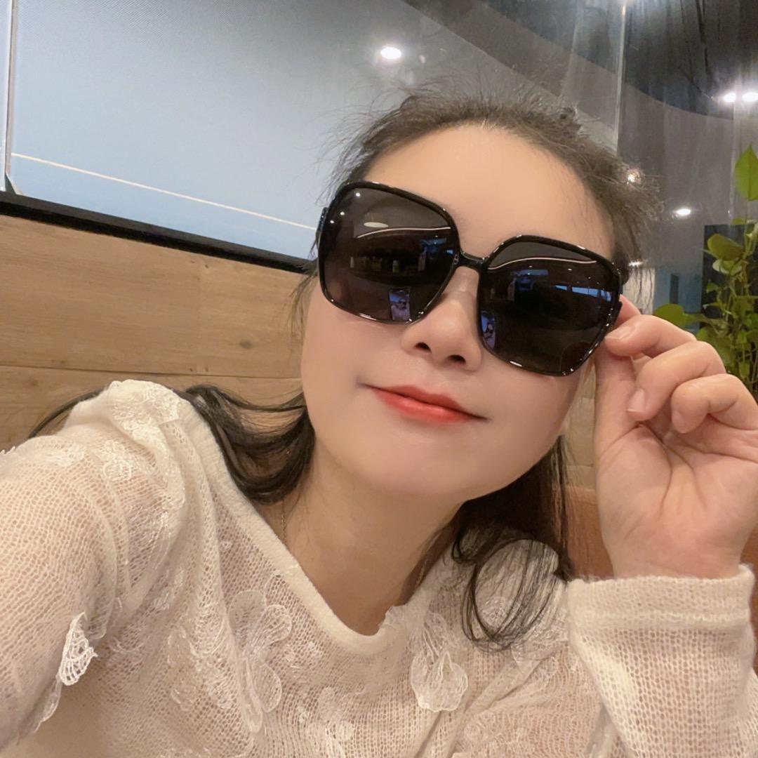 @中联随车吊直销王琴