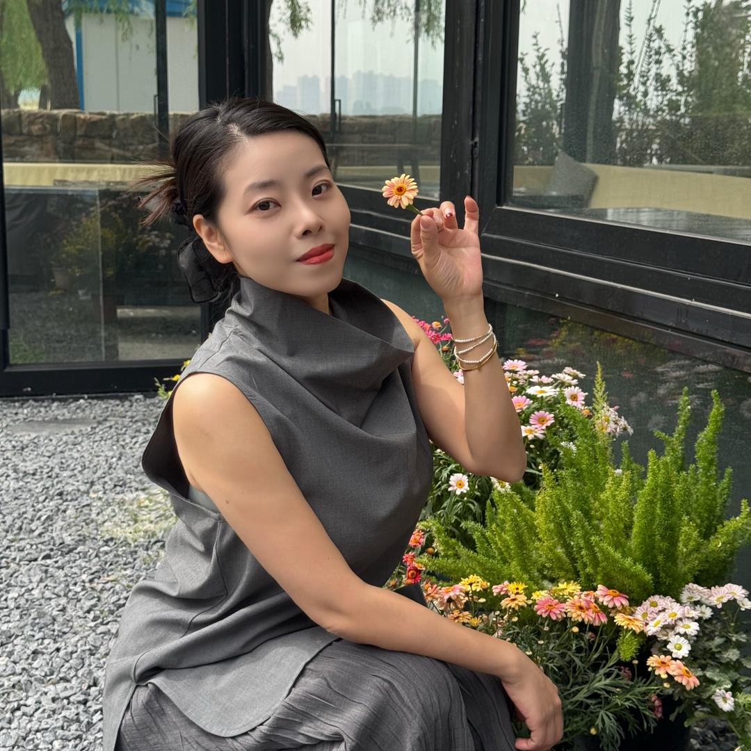 子洛小姐