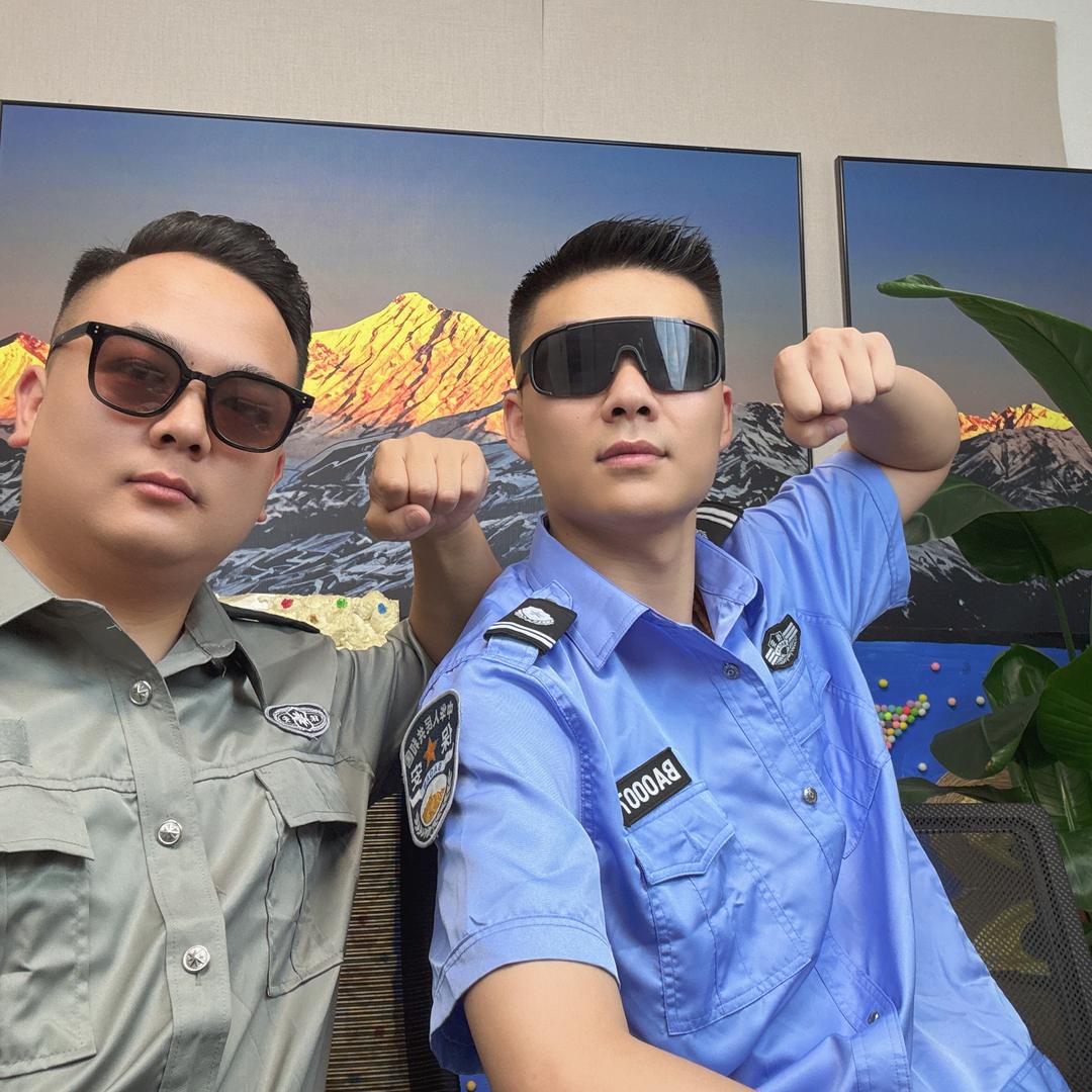 德华和龙龙(多乐掼蛋)