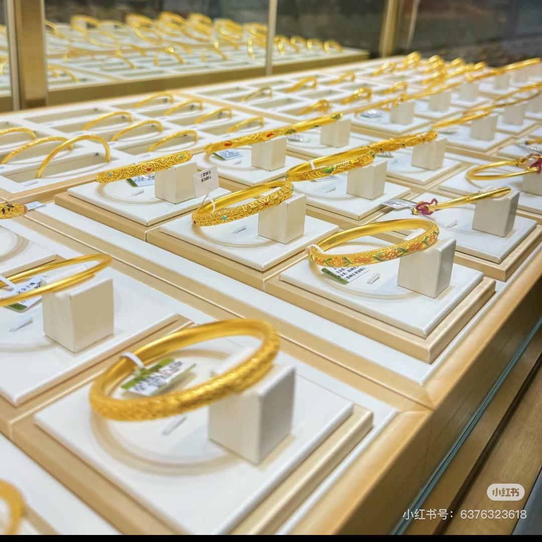 🫅眼中含泪的马老板