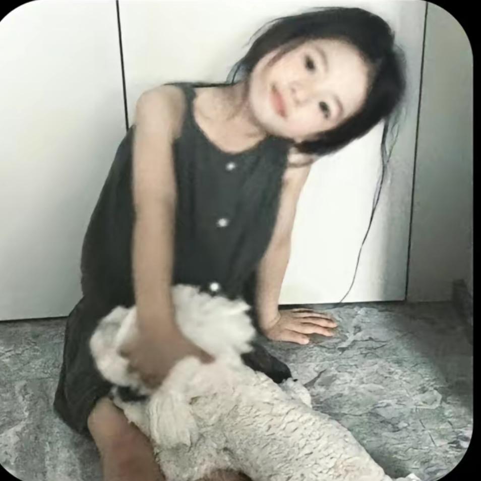 李瑜瑜.
