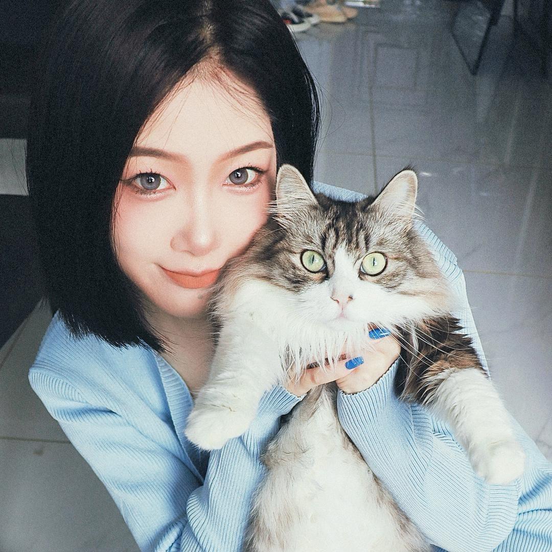 我们俩