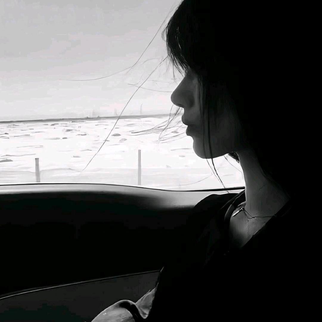 聆诗菏-