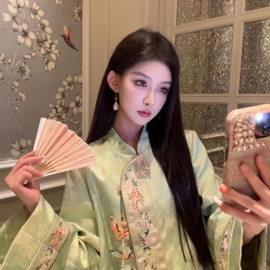 杜屁屁桃百变穿搭