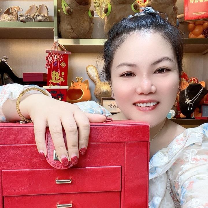 小富婆来喽