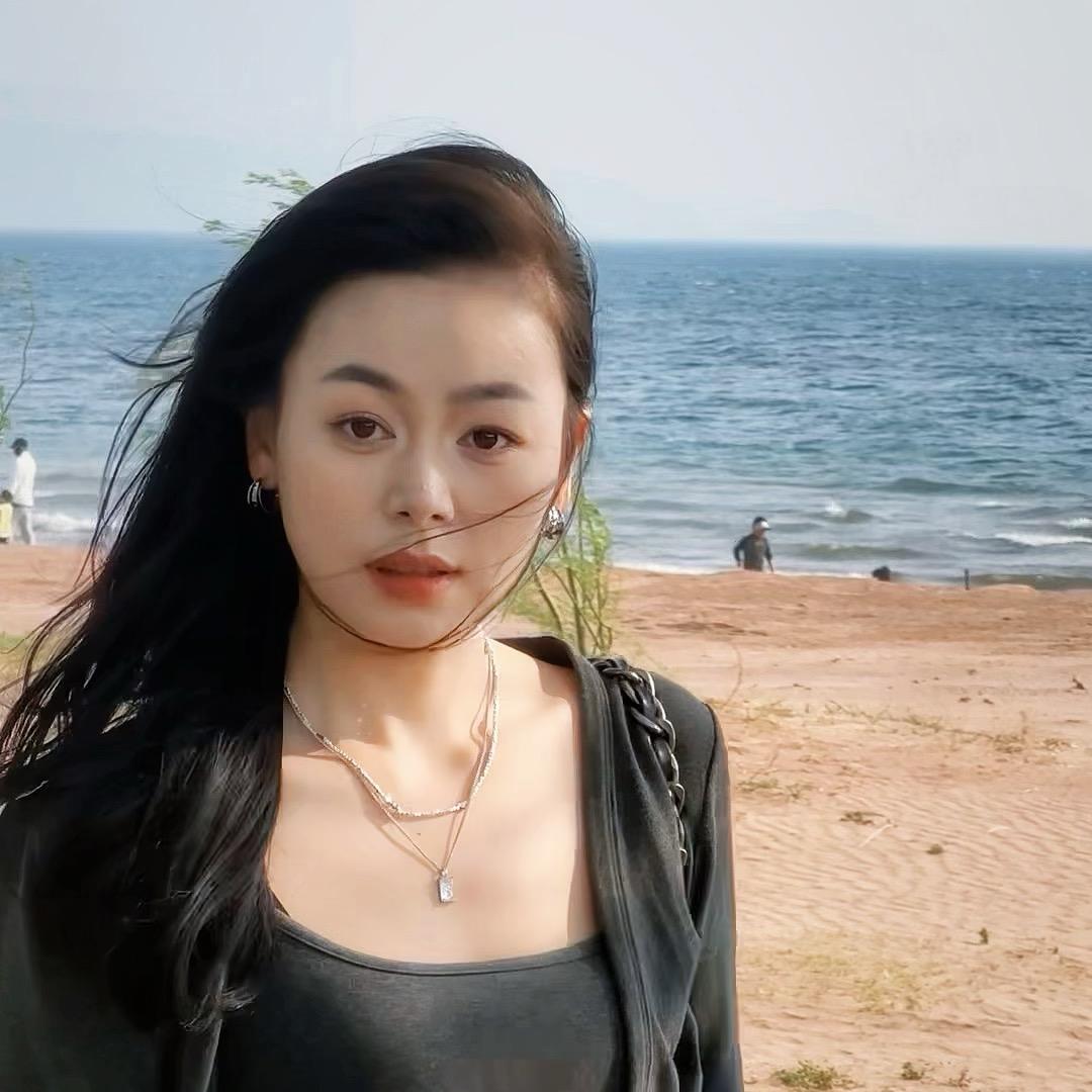 火炎红女士