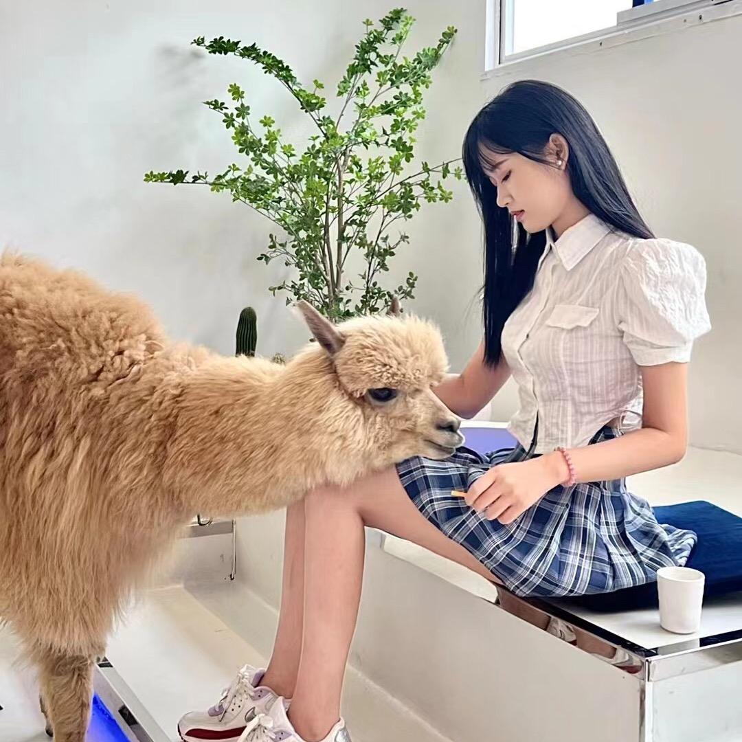 牧牧 女装
