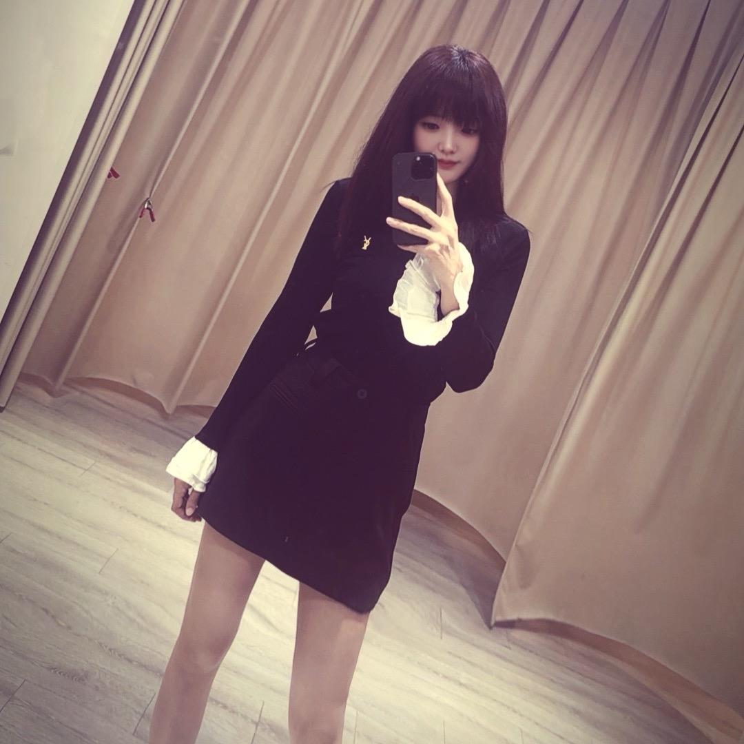 憨 憨（憨憨打不过萌宝）