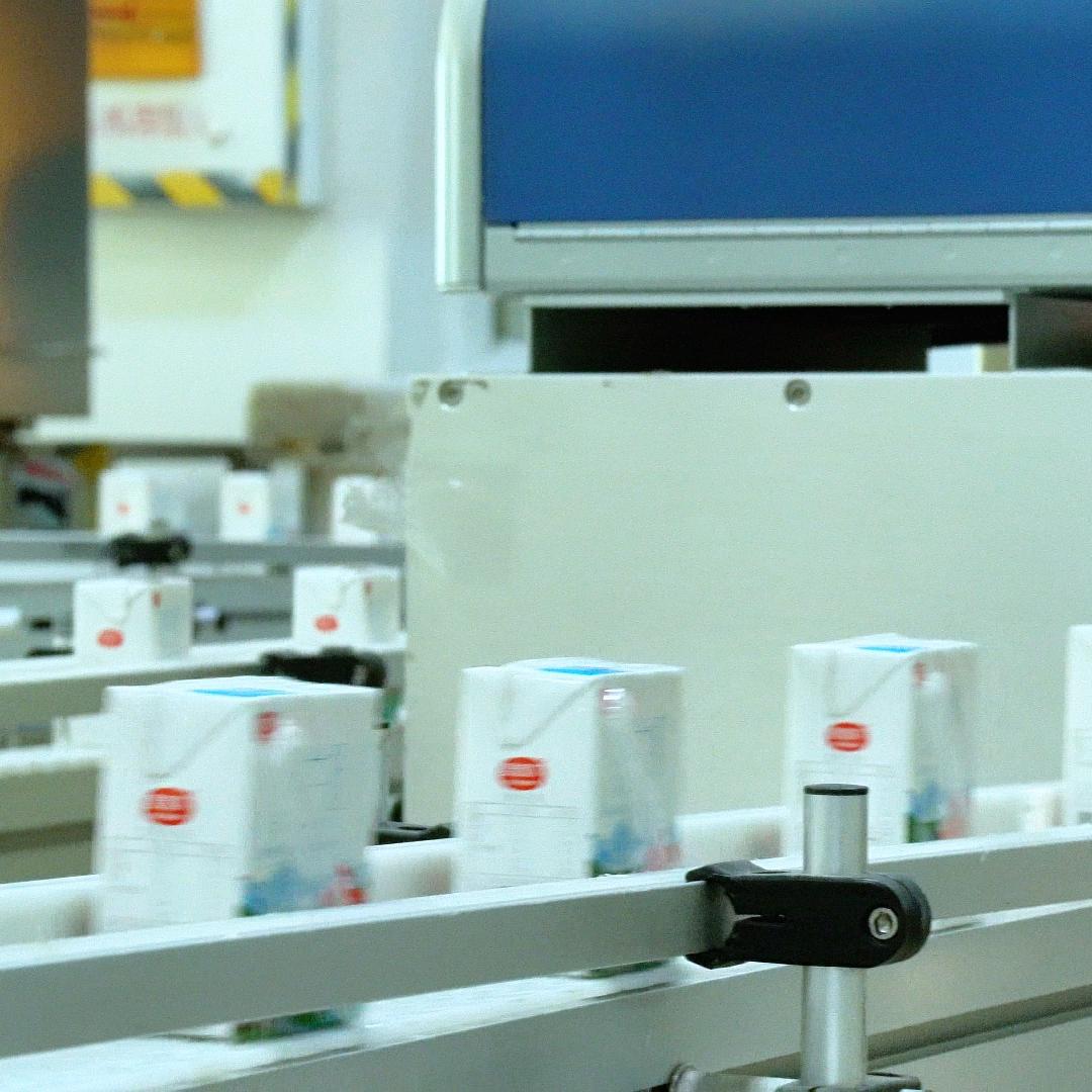 麦趣尔新疆牛奶总仓