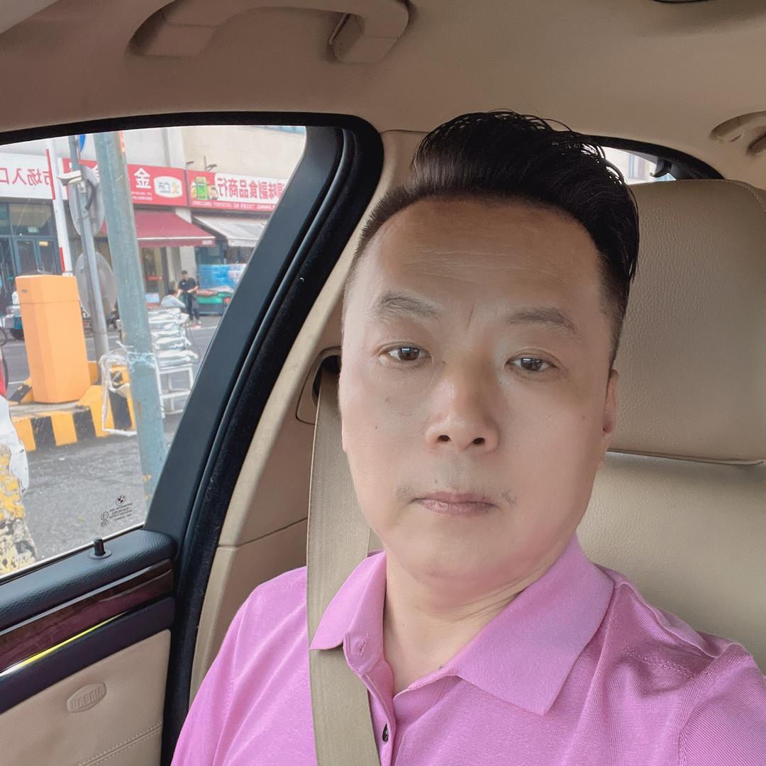 贩卖快乐的大哥