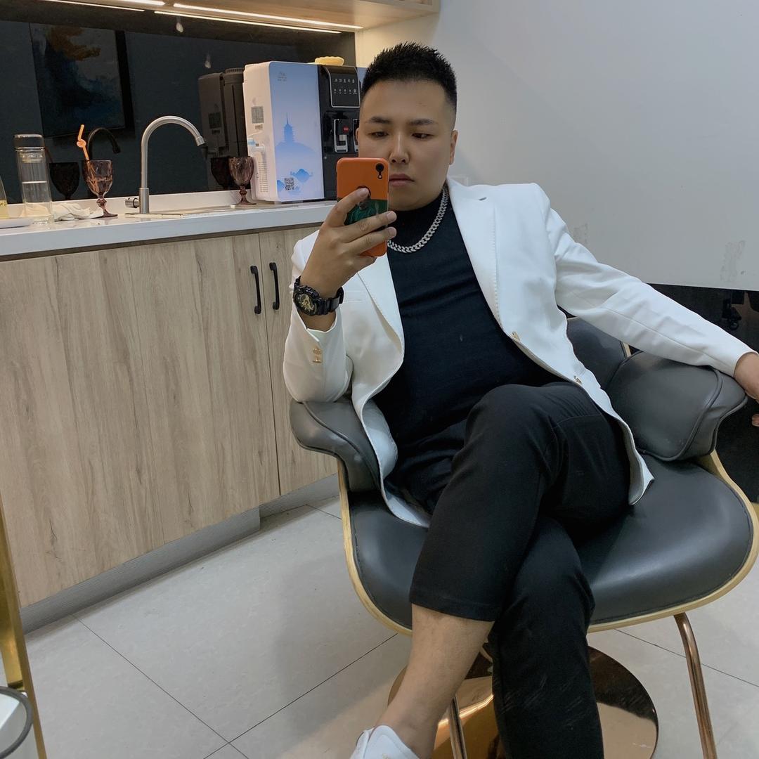 爱剪发的小凡