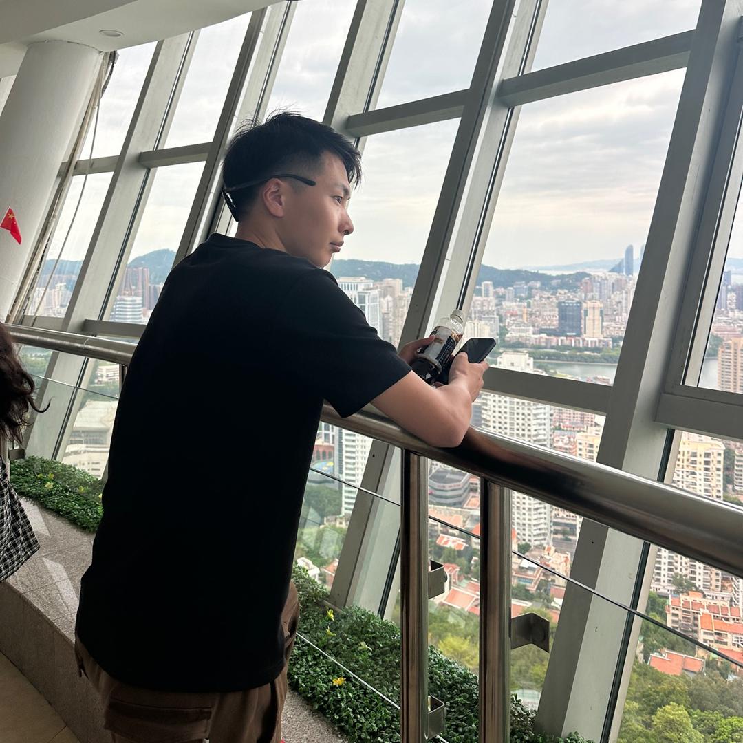 庄里打拼的磊子