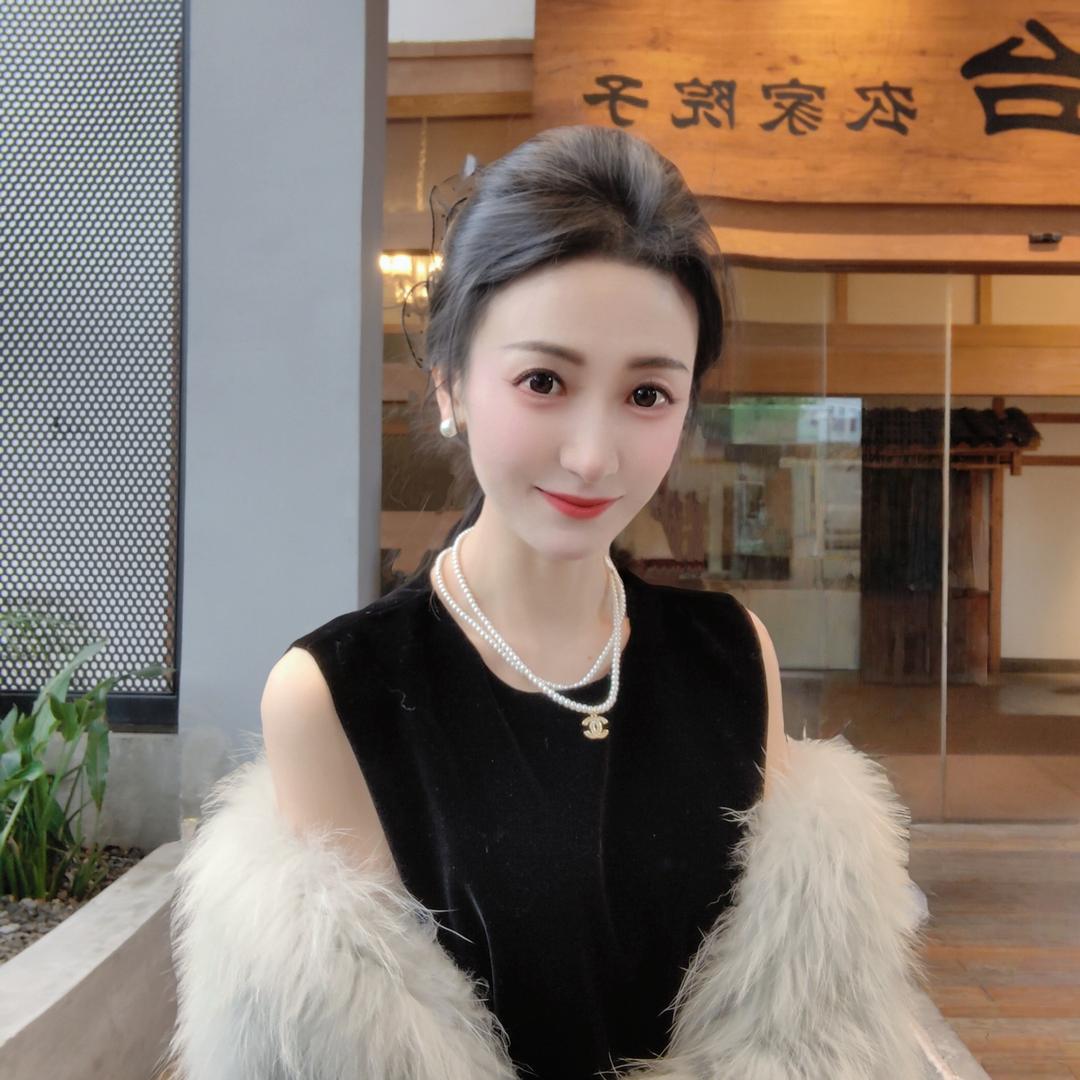 安安轻奢穿搭店