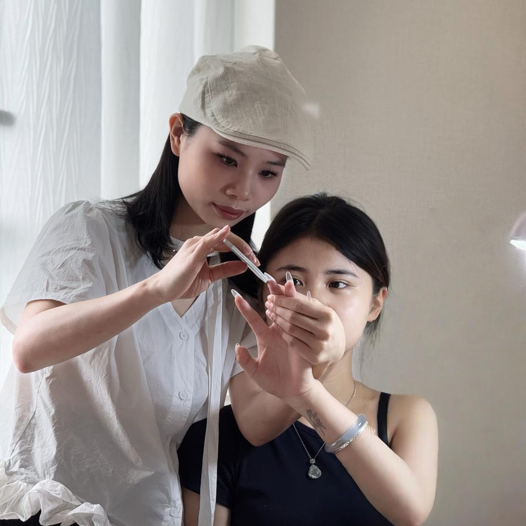 啊敏-大朗美甲师
