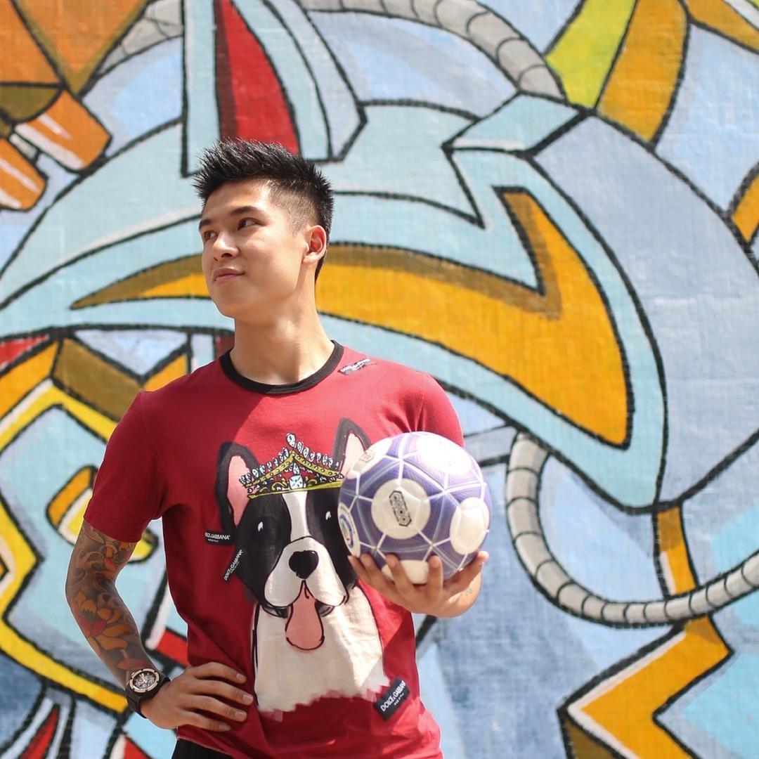 丿丶梅友前。。。