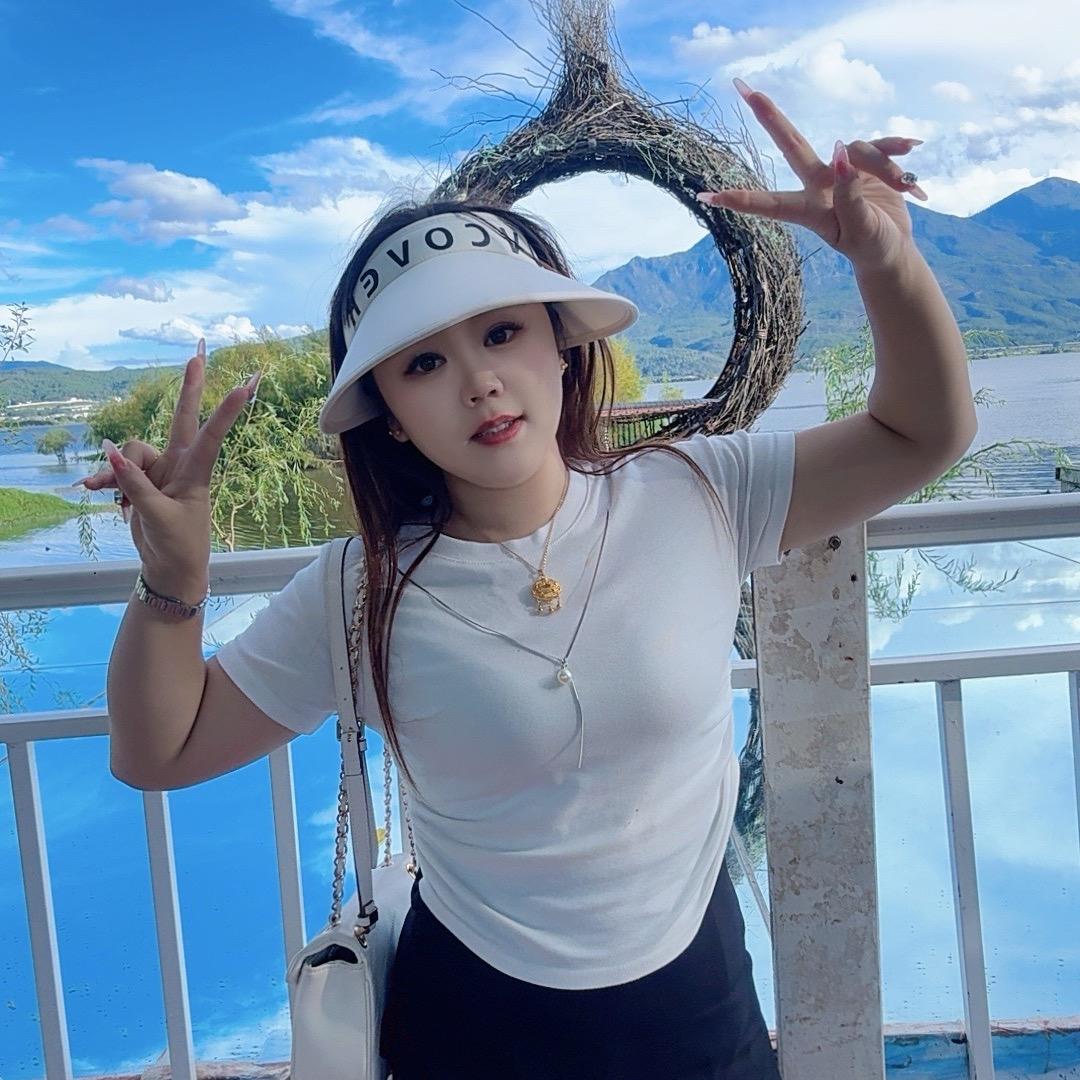 小 杨 妹