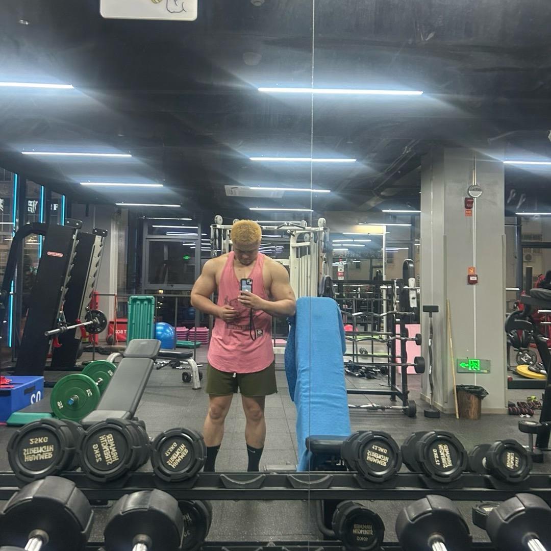 一位不愿意透露姓名的猛男～老莫