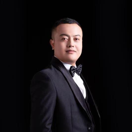 轻术造型主理人小龙（鄂尔多斯店）