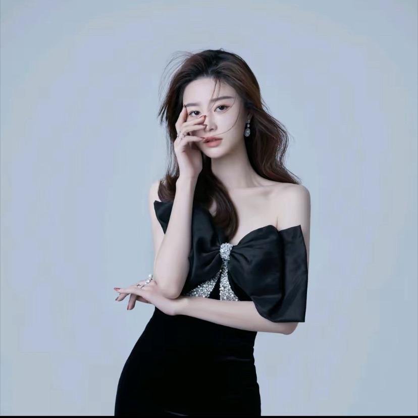 邱莹莹（穿搭分享）的头像