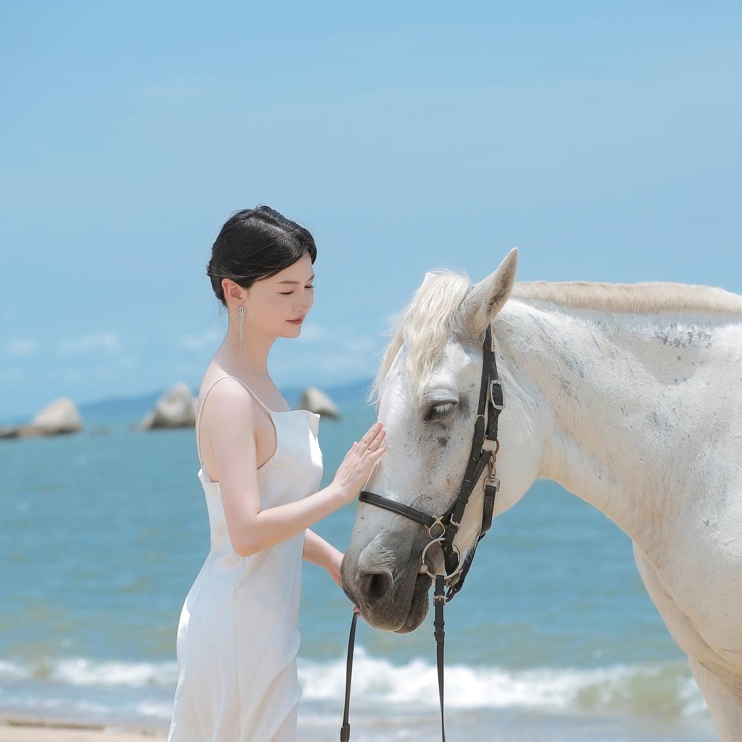 iCAR总经理 伶俐