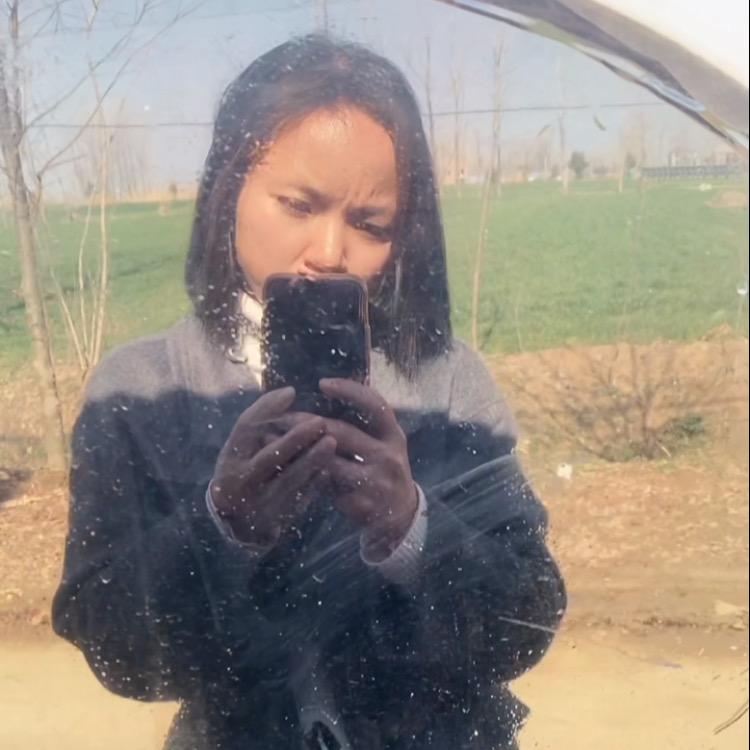 影影妮