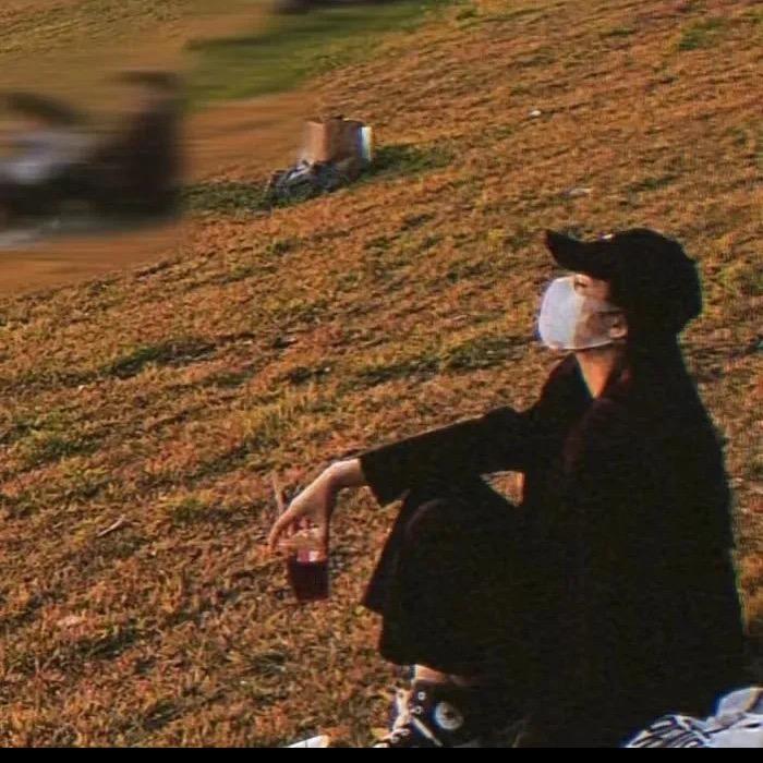 吃瓜少年