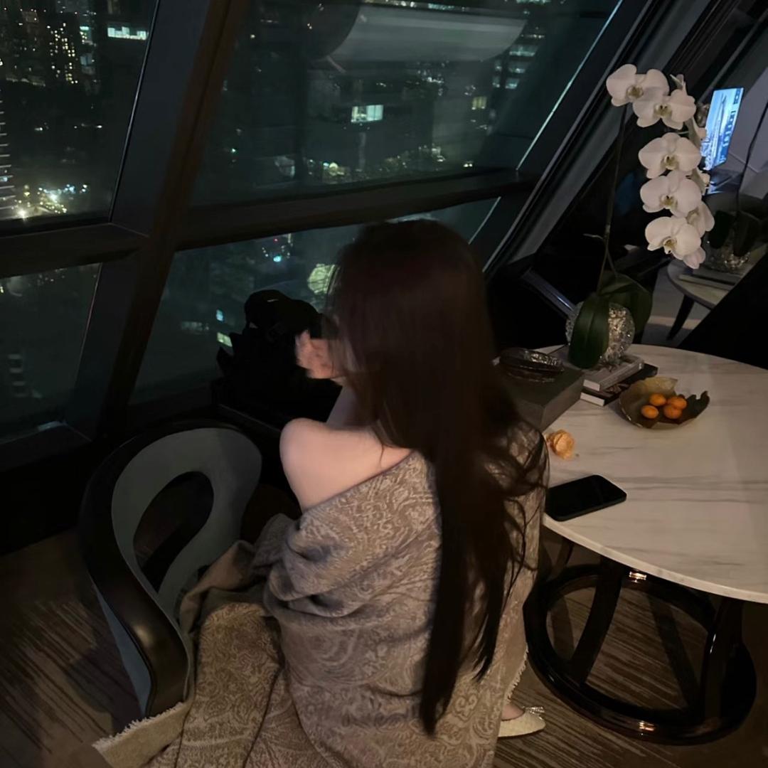 妍妍.
