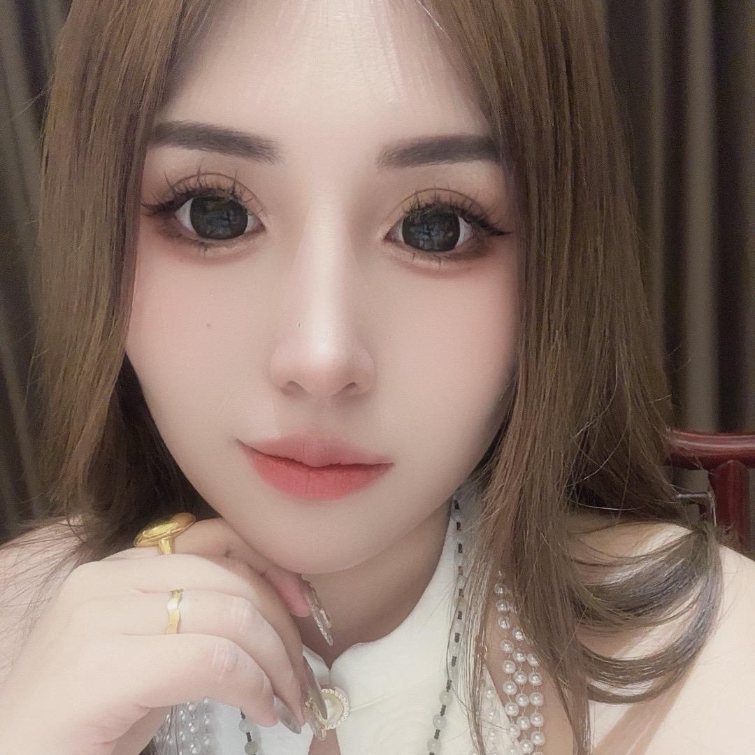 @露宝