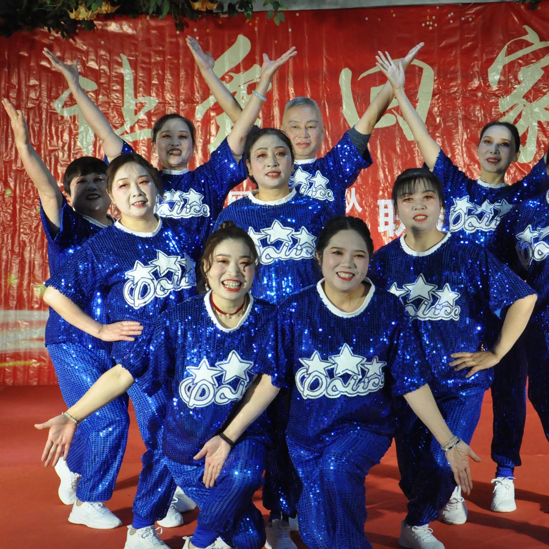 峨眉&舞动人生&健身队（&晓玲&