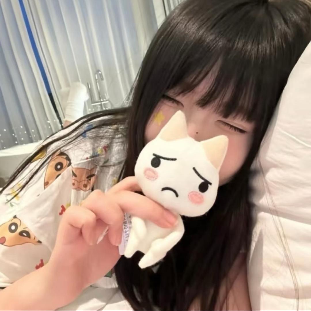 卷个泡芙吃⑅゜