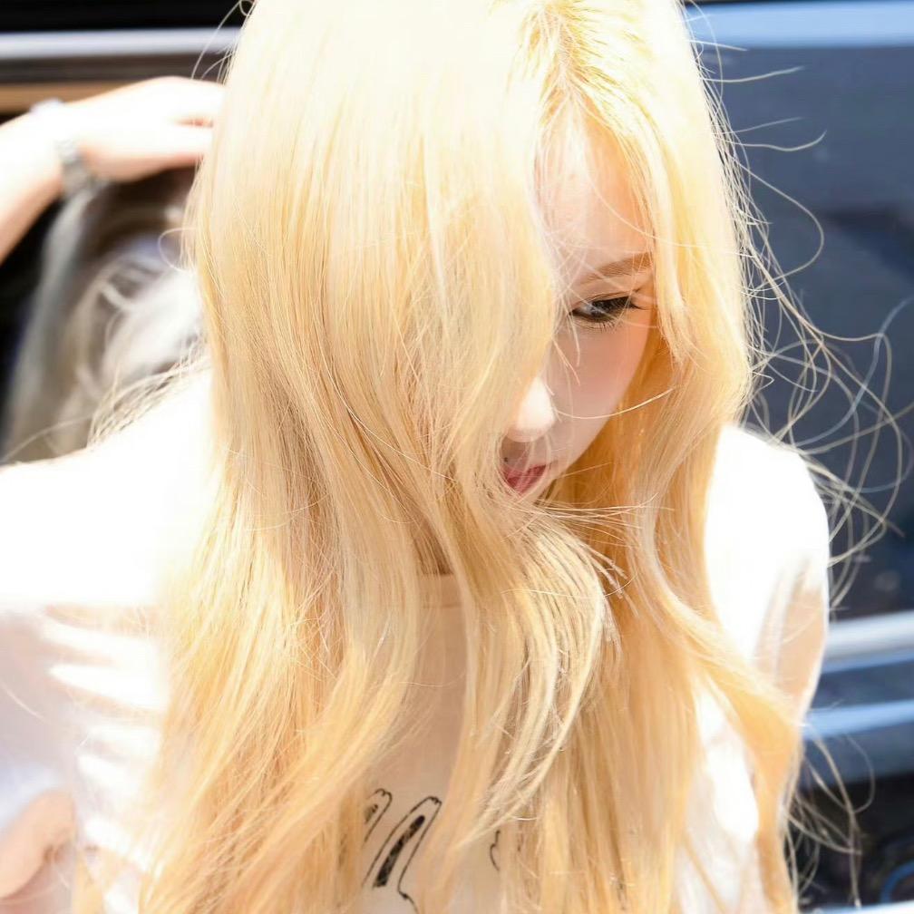 每天亲小狗一百遍